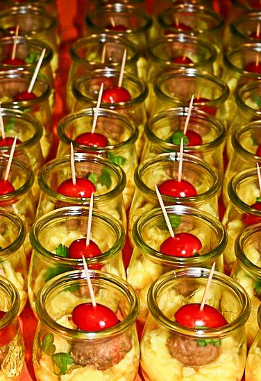 Geröstetes Fleisch mit knuspriger Haut und würziger Kruste.